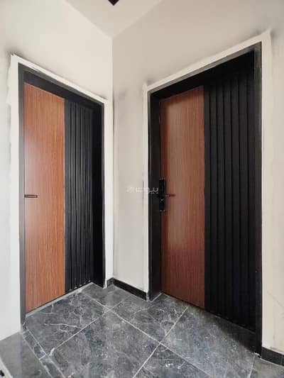 2 Bedroom Flat for Sale in East Riyadh, Riyadh - A penthouse apartment in Hay Al-Rimal enjoys an excellent location near all services and main roads.