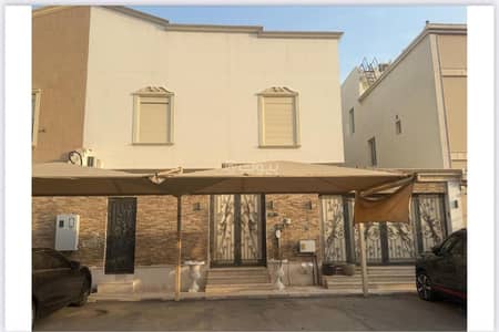 10 Bedroom Villa for Sale in North Jeddah, Jeddah - Duplex villa connected with two floors and an annex