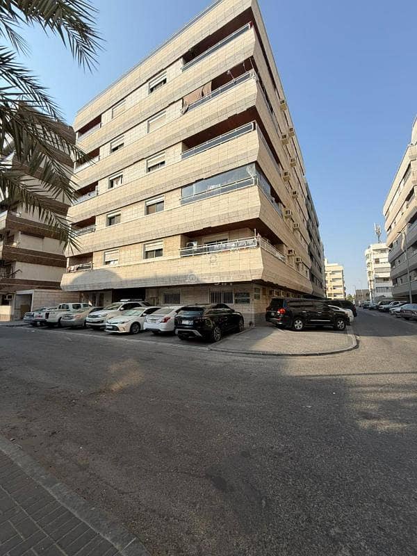 A large apartment for rent on the ground floor - Al-Sharafiya - Jeddah