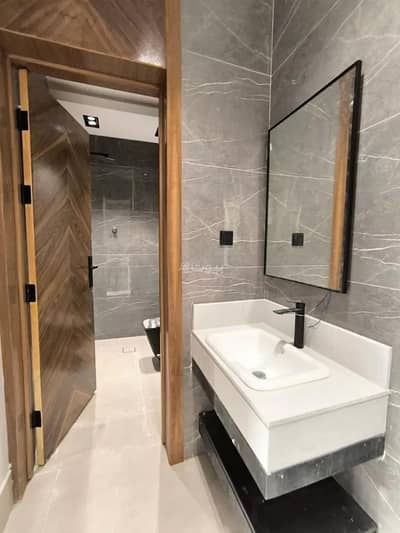 فیلا 5 غرف نوم للبيع في جنوب الرياض، الرياض - فيلا للبيع في شارع زيد بن أسلم, حي عكاظ, مدينة الرياض, منطقة الرياض