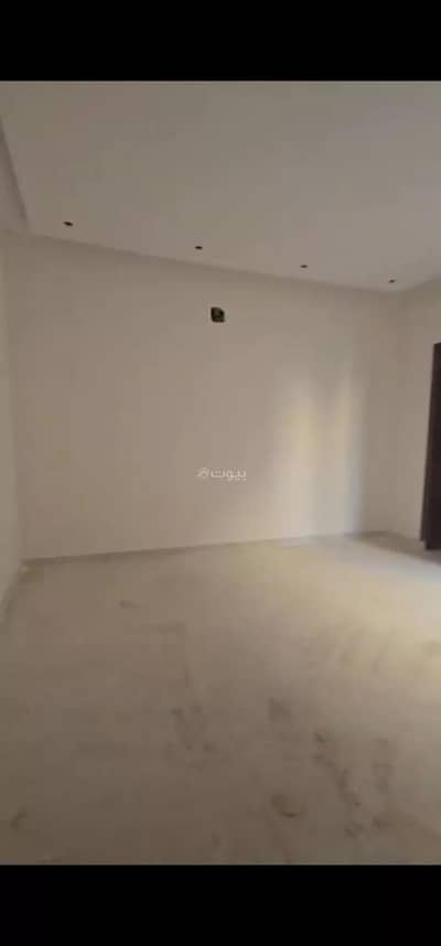 7 Bedroom Floor for Sale in South Riyadh, Riyadh - Floor For Sale in Okaz, Riyadh