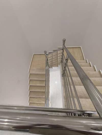 فلیٹ 5 غرف نوم للبيع في جنوب الرياض، الرياض - شقة للبيع في شارع الازهار, حي طيبة, مدينة الرياض, منطقة الرياض