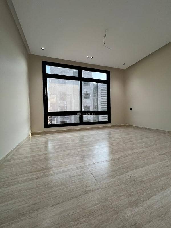 Luxury 5-room apartment for sale, ready for immediate transfer.