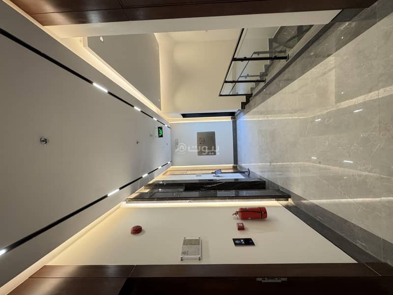 For sale, an apartment with a facade in Al-Munsiyeh neighborhood, East Riyadh, in a prime location close to all services.