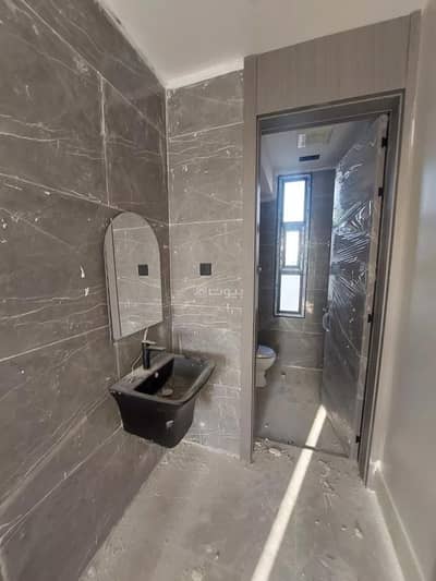 دور 4 غرف نوم للبيع في غرب الرياض، الرياض - دور للبيع في شارع إسماعيل القسط, حي طويق, مدينة الرياض, منطقة الرياض