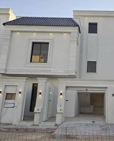 4 Bedroom Floor for Sale in South Riyadh, Riyadh - Floor For Sale in Okaz, Riyadh