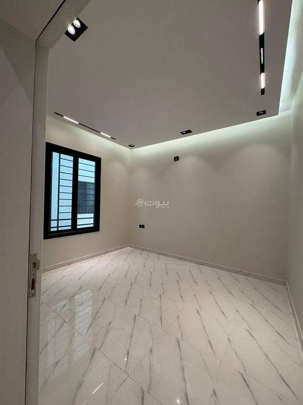 طابق للبيع في حي الندوة، الرياض