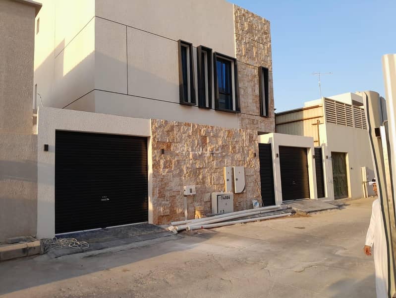 Floor For Rent in Al Rabwa, East Riyadh