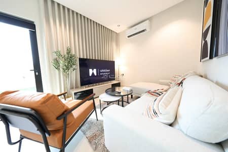 2 Bedroom Flat for Rent in North Jeddah, Jeddah - A stylish and luxurious two-bedroom rooftop apartment with a 70-inch TV | Elegant design | Unit for rent in Jeddah, Saudi Arabia