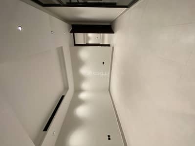 دور 3 غرف نوم للبيع في شرق الرياض، الرياض - Upper apartment for sale in Al-Nahda neighborhood, East Riyadh