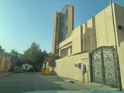 فیلا 5 غرف نوم للبيع في شمال الرياض، الرياض - فيلا للبيع بسعر الأرض - حي المؤتمرات