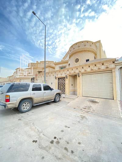 فیلا 11 غرف نوم للبيع في شرق الرياض، الرياض - فرصة ذهبية فيلا بناء شخصي شارع 20م شرقي – و شقق مستقلة