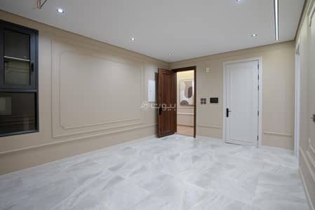 6 Bedroom Flat for Sale in Al Nasim, Makkah - A 6-bedroom apartment for sale in Al Nassim, Mecca.