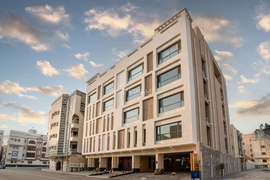 A 6-bedroom apartment for sale in Al Nassim, Mecca. A 6-bedroom apartment for sale in Al Nassim, Mecca.