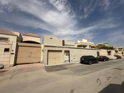 11 Bedroom Villa for Sale in North Riyadh, Riyadh - King Fahd, Riyadh