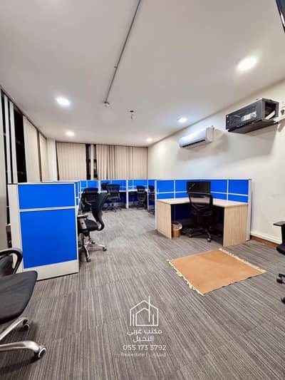 عمارة سكنية  للبيع في شمال الرياض، الرياض - مبنى مكتبي و سكني للبيع في النخيل، الرياض