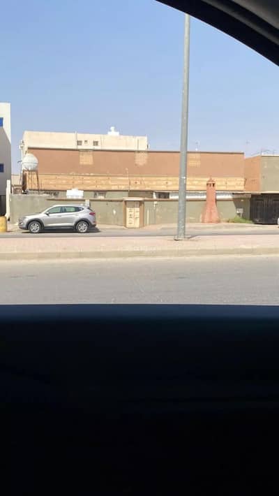 دور 7 غرف نوم للبيع في الخالدية، الخرج منطقة الرياض - طابق للبيع في الخالدية، المنطقة الجنوبية من الرياض