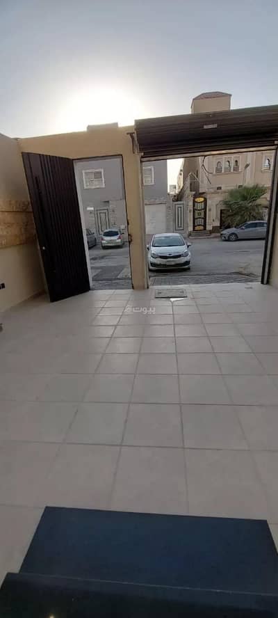 دور 6 غرف نوم للبيع في غرب الرياض، الرياض - دور للبيع في شارع أحمد شطا, حي العوالي, مدينة الرياض, منطقة الرياض