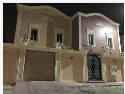 4 Bedroom Residential Building for Sale in King Fahd Suburb, Dammam - A building with one floor and three apartments for sale in Dammam in the neighborhood.