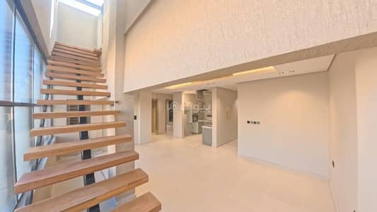 شقة 3 غرف نوم للايجار في شمال الرياض، الرياض - 3 غرف مع سطح في العقيق - ساتل 115