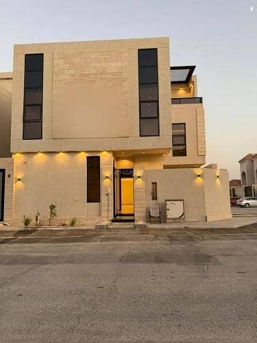 7 Bedroom Villa for Sale in West Riyadh, Riyadh - Villa for sale in al mahdiyah, riyadh