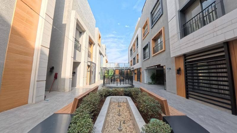 وحدة فاخرة في حي المعذر الشمالي - مبنى بمرافق متكاملة