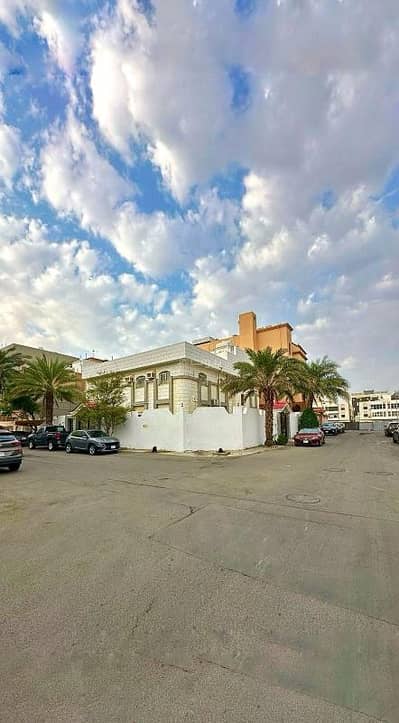 فیلا 10 غرف نوم للبيع في وسط جدة، جدة - فيلا للبيع شارعين حي الفيصليه