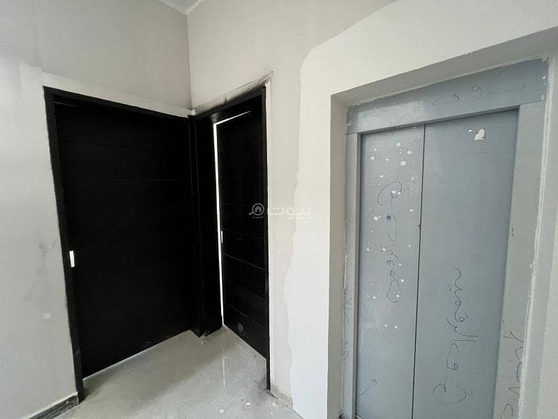 دور أول حي المعيزيله شرق الرياض موقع ممتاز بالقرب من جميع الخدمات والطرق الرئيسيه