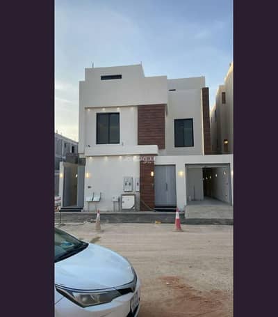 دور 4 غرف نوم للبيع في شرق الرياض، الرياض - طابق للبيع في حي النادوة, الرياض