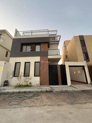 6 Bedroom Villa for Sale in West Riyadh, Riyadh - Villa For Sale in Al Mahdiyah, Riyadh