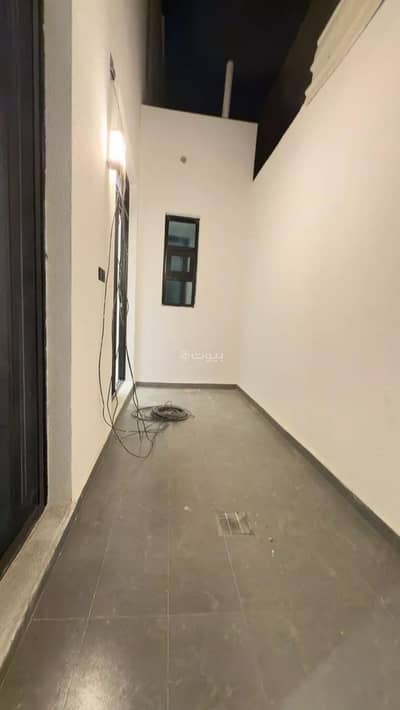 دور 4 غرف نوم للبيع في غرب الرياض، الرياض - دور للبيع في شارع عامر الانصاري, حي الزهرة, مدينة الرياض, منطقة الرياض