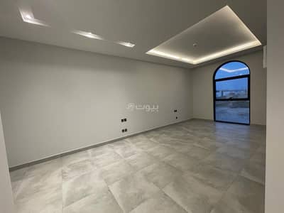 2 Bedroom Flat for Rent in North Riyadh, Riyadh - Two-bedroom apartment with a living room overlooking the Boulevard