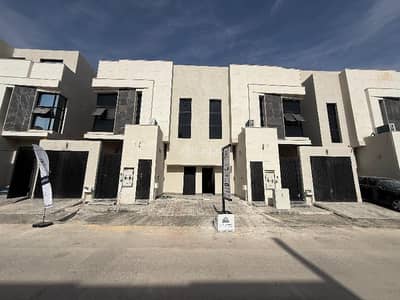 دور 4 غرف نوم للبيع في شرق الرياض، الرياض - دور للبيع في قرطبة، شرق الرياض