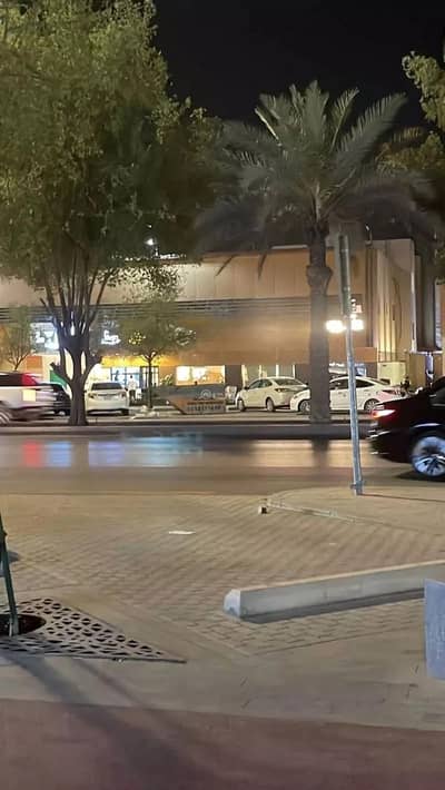 معرض  للايجار في شمال الرياض، الرياض - مبنى معرض للإيجار في حطين، الرياض