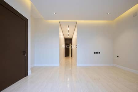 شقة 7 غرف نوم للبيع في شمال الرياض، الرياض - شقة مميزة للبيع في العارض، الرياض