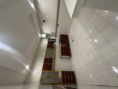 3 Bedroom Apartment for Rent in West Riyadh, Riyadh - Very clean apartment in a building in Eastern Lebanon