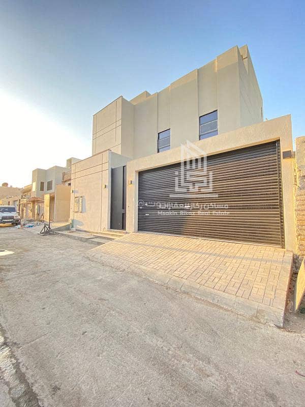 فيلا سكنية راقية للبيع – تصميم عصري ومرافق متكاملة