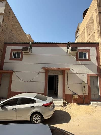7 Bedroom Floor for Sale in Central Riyadh, Riyadh - Floor for sale in Al Yamamah, central Riyadh