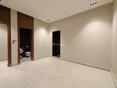 5 Bedroom Villa for Sale in East Riyadh, Riyadh - Villa with internal stairs and an apartment in the Al Rimal neighborhood nearby