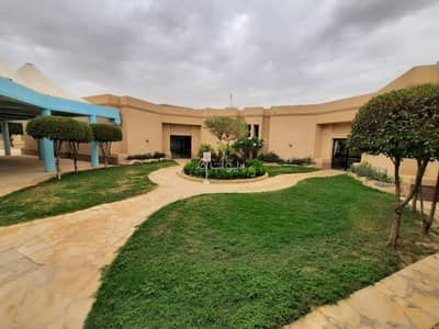 فیلا 3 غرف نوم للايجار في شمال الرياض، الرياض - فيلا للإيجار في شارع سعود بن عبدالعزيز بن محمد الفرعي, حي الملك فهد, مدينة الرياض, منطقة الرياض