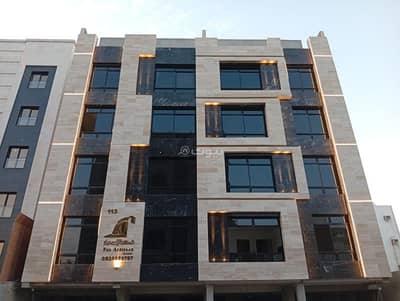 5 Bedroom Apartment for Sale in North Jeddah, Jeddah - A luxurious 5-bedroom apartment with two entrances for sale in Al-Nuaim, Jeddah