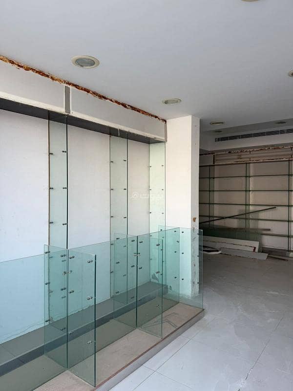 Distinctive showroom for rent in Al-Basatin neighborhood – Jeddah