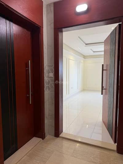 5 Bedroom Apartment for Sale in Governmental1, Jeddah - Luxurious apartment in Al Safa district – Jeddah