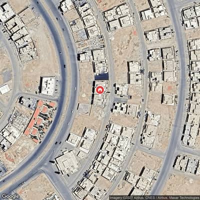 7 Bedroom Villa for Sale in West Riyadh, Riyadh - Villa with an apartment and a separate meter