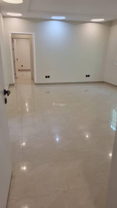 دور 5 غرف نوم للايجار في شمال الرياض، الرياض - دور ‏سكني مميز مع سطح وغرف إضافية