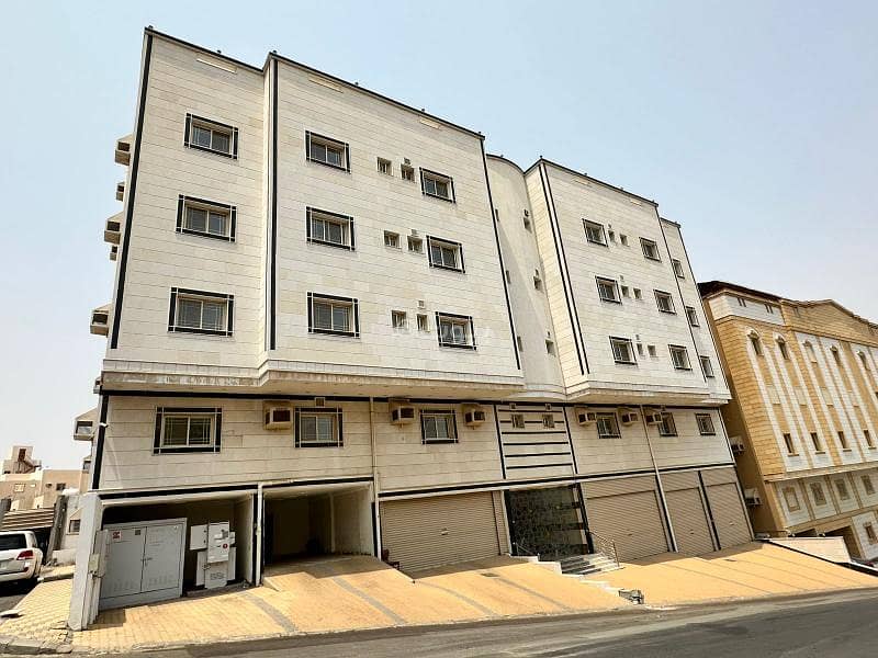 Investment building for sale in Mecca, 5 new floors