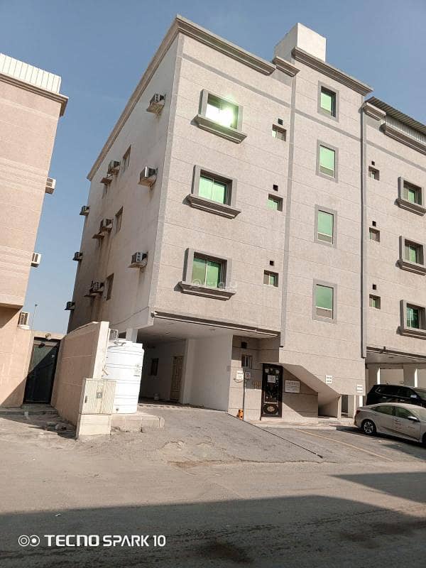 Residential building in Al-Noor neighborhood with 7 rented housing units
