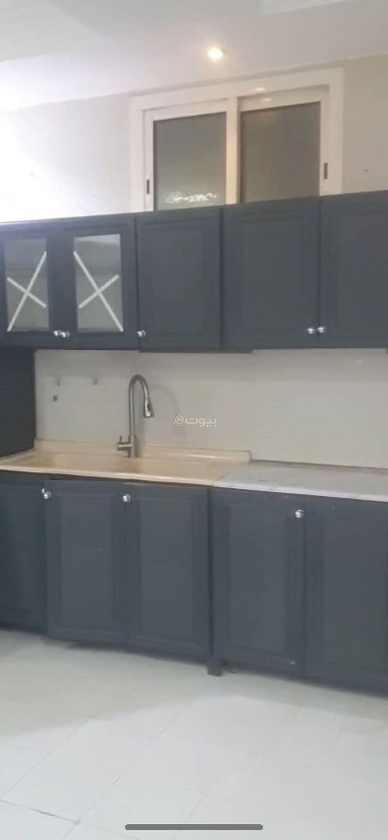 للايجار شقة بالدور الثاني بفيلا