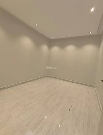 دور 5 غرف نوم للبيع في غرب الرياض، الرياض - دور للبيع طويق الرياض