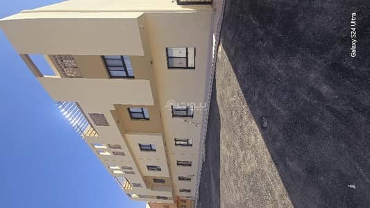 11 Bedroom Residential Building for Sale in North Riyadh, Riyadh - Residential Building For Sale in Al Aqiq